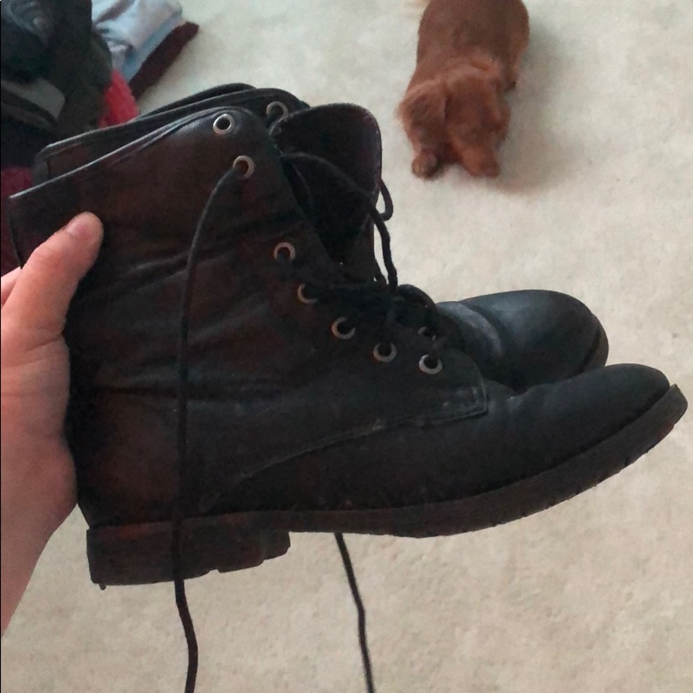 Combat boots